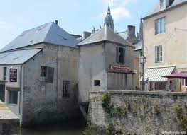 Imaginez une maison de 20 microns de longueur, 10 de largeur et 15 de hauteur. En Normandie Avec Une Surface De 16 M Voici La Plus Petite Maison De France 14actu