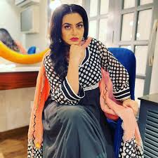 nisha bano deep navel full hd photos