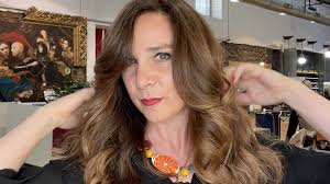 I capelli corti rientrano fra le scelte più amate dalle donne e, ancora una volta, sono fra i protagonisti dell’estate 2021. Taglio Capelli Donna Estate 2021 Le Tendenze Ambasciata Della Gioia