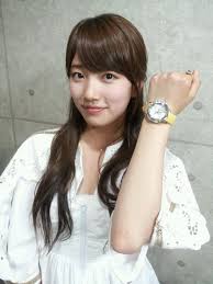 K Pop Star Suzy Missa Wearing Galtiscopio Rabbit Crystal 3d Watch Fashion Trend Style Lovely Cute Style Pop Star Celebrities