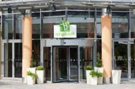 Liegt first inn hotel zwickau in der nähe des stadtzentrums? Holiday Inn Zwickau Hotel Chemnitz Germany Overview