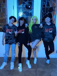 Pin By Sienna Loza On Hype House In 2020 Friend Photoshoot My Future Boyfriend Cute White Boys