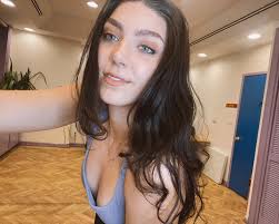 I was gonna say happy Monday… until I️ realized that it's Tuesday. That's  it, that's the caption☕️💤