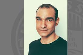 The drops of snow and the harsh winds of winter have arrived, which means  it is officially scarf season! Bundle up and stay warm with this Illinois  State scarf from ZooZatz 🧣