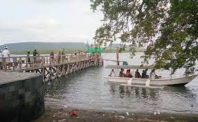 Kalo mau kesini sih memakan waktu selama 4 jam perjalanan dari kota denpasar. Jadi Objek Wisata Baru Teluk Gilimanuk Diserbu Wisatawan Domestik