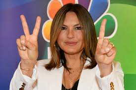 Svu posted an instagram pic in front of the hospital after sustaining multiple leg injuries. Mariska Hargitay And Svu Cast Return To Shoot Season 21 In Nyc