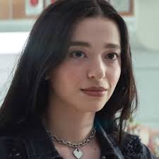 Taryn Mitchell (@tarynmitchelltv)