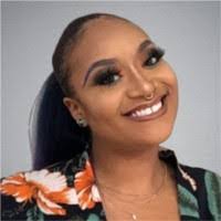 Lisa Stepney's Instagram, Twitter & Facebook