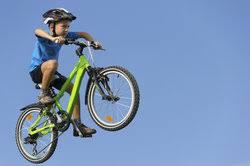 Daher ist das alter nicht das beste kriterium, wenn du die passende laufradgröße für ein kinderfahrrad auswählen möchtest. Kinder Bmx Kaufhinweise