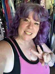 Darlene Golden's Instagram, Twitter & Facebook