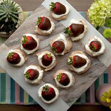 Chocolate Strawberry Pavlova Aussie Food Strawberry Pavlova Pavlova