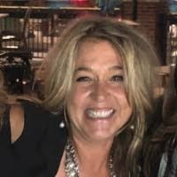 Tracy Hiller's Instagram, Twitter & Facebook