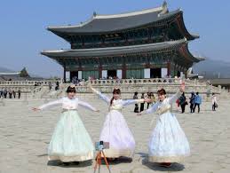 Hasil gambar untuk gyeongbokgung palace
