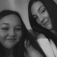 What are some unique thigh tattoo ideas?