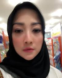 Sampai, nasib pun mengajaknya bertaruh. Pin Oleh Molay Di Pipik Juliana