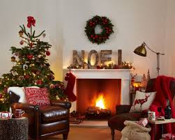 Decorate your christmas tree on a budget & make it look amazing! Christmas Tree Trends H G S Pick Of The Best New Christmas Tree Decorating Looks Homes Gardens
