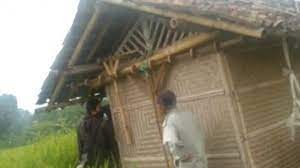 Abg , all , ketahuan , public , share this article Abg Mesum Di Gubuk Sawah Digerebek Sudah Bugil Dan Sedia Kondom Tribun Palu