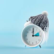 En el horario de verano el cambio de hora consiste en adelantar los relojes una hora, lo que trae como consecuencia que amanecerá más temprano restando una hora a la fase de sueño. Cambio De Hora Alimentos Y Consejos Para Adaptarte Rapido Foto 1