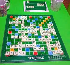 Es posible que fuera un juego popular que posteriormente fue comercializado adquiriendo el nombre actual. Scrabble Wikipedia La Enciclopedia Libre