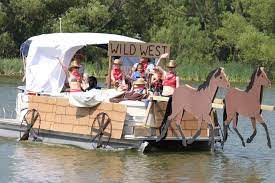 As the newport beach christmas boat parade moves it way through the newport harbor, you can view the parade from almost any place on the shore free of cost. 25 Boat Parade Ideas In 2021 Boat Parade Parades Boat