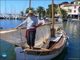 Sanary Sur Mer Le Pointu Traditionnel Bateau De Peche En Mediterranee Reizen Frankrijk
