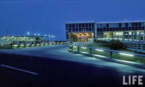 Vintage Photographs Of Idlewild Airport 1961 Grayflannelsuit Net Kennedy Airport Vintage Airlines Jet Age