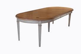 Outre son charme, cette table à manger permet un véritable gain de place en termes de de la grande table extensible à la petite table extensible (sous la forme d'une petite table avec rallonge), vous trouverez certainement la table qui. Table Ronde Extensible Avec Rallonges Bois Massif