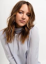 Yvette Nipar's Instagram, Twitter & Facebook