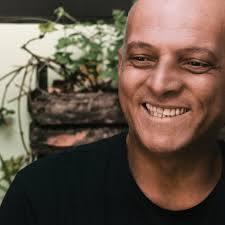 Cantor Waldir Vera apresenta clássicos da MPB nesta sexta e sábado em Mogi  das Cruzes