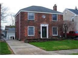 Home For Sale In Grosse Pointe Woods 82333 House Styles Grosse Pointe Woods Grosse Pointe