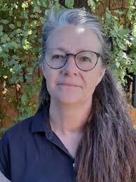 Three women tell of weeks, months waiting for mammogram services in  Tasmania, despite millions pledged in 2019