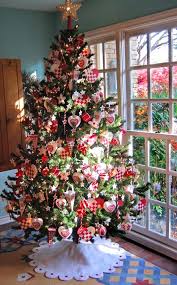 You'll see people buying christmas gifts, hampers and christmas tree decorations and ornaments as the it is necessary to have complete ability for your christmas crafts. 42 Christmas Tree Decorating Ideas You Should Take In Consideration This Year