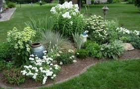 5172018 another way to have a nice cozy corner in your backyard is to design it with an array of small flowers. Ideas To Plant A Corner Flower Bed