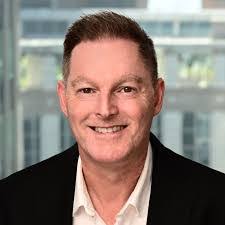 Alex Looney's Instagram, Twitter & Facebook