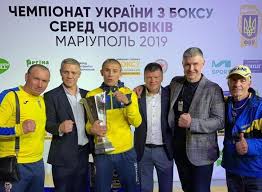 Чемпионат украины по футболу 2021/2022 — все о премьер лиге украины онлайн — прямые трансляции — результаты матчей — турнирная таблица и расписание — обзоры — видео — голы — украинская премьер лига на sport.ua Chempionat Ukrayini Z Boksu Sered Cholovikiv Mariupol 2019 Zaversheno Federaciya Boksu Ukrayini
