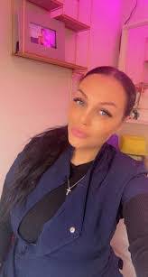 Teri Griffiths's Instagram, Twitter & Facebook