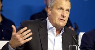 Jeff Daniels channels Will McAvoy character for rant
