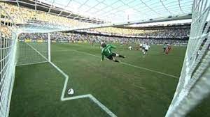 Geoffrey hurst schoss den ball aus kurzer distanz über hans tilkowski hinweg an die unterkante der latte. Wm 2010 Fehlentscheidungen Kein Tor Eindeutig Kein Tor Sport Sz De