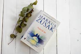 Biblioteca națională a moldovei a făcut totalurile top 10 cele mai citite cărți ale anului 2018. Studiu Doar 44 3 Dintre Romanii Cu Varsta Peste 18 Ani Au Citit O Carte In Ultimele 12 Luni Ce CÄrÈi Ar Putea Schimba Statisticile Vara Asta Europa Fm