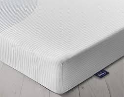 Im schlafzimmer angekommen und aus dem karton geplumpst, liegt also eine große weiße rolle vor den füßen. Silentnight 25z318140mr0005 3 Zonen Matratze Gerollt Speicher 140 X 200 Cm Amazon De Kuche Haushalt