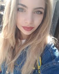 Pin By Mary Blair On Elissa Uzumaki Elsa In 2020 Blonde Hair Pale Skin Hair Pale Skin Hair Styles