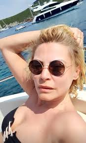 Seray sever instagram ile ilgili kitap bulunamadı. Sunucu Seray Sever In Bikinili Pozlarina Begeni Yagdi Elmaelma