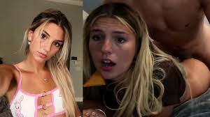 AmbieBambii] UPS GIRL GETS FUCKED ON A DELIVERY [1080p] Dp2h - EPORNER