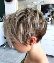 Coupe courte avec frange pour cheveux bouclés. Coupe De Cheveux 2019 10 Coupes Et Coiffures Tendance En 2019