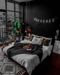 Kamar tidur berwarna bersih bahkan akan mendatangkan kesan bersih sehingga memotivasi kamu untuk terus menjaga sedangkan perpaduan jarak warna hitam dan bersih pada kamar tidur cowok bahkan akan mendatangkan kesan yang aksi dan mewah. 8 Tips Dekorasi Kamar Sesuai Karakter Kepribadian Kamu Yang Mana