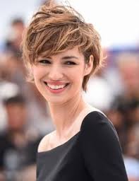 Stufenschnitt im Trend: 51+ Looks für moderne Dynamik