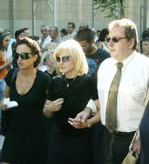 Την τελευταία επιθυμία της μεγάλης κυρίας του ελληνικού πενταγράμμου, βίκυς μοσχολιού, που π. Gampros Ths B Mosxolioy Htan O Atyxos Ta3itzhs Poy Skotw8hke Sth Lhsteia Sthn Paro
