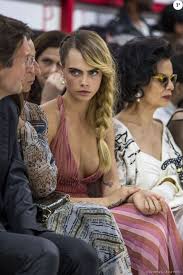 Cara delevingne by gotty · november 23, 2020. 4620434 Cara Delevingne Au Defile De Mode Pret A 950x0 2 Zeitblatt Magazin