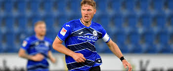 Im rahmen der englischen woche empfangen wir am dienstagabend den fc schalke 04 in der schücoarena (20:30 uhr). Arminia Bielefeld Trio Um Fabian Klos Gegen Schalke Fraglich