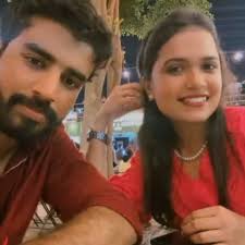 Couple goals? More like couple LOLs 😆 #trendingreels #foryou #uttrayn  #patang #festival